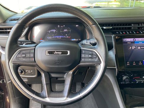 Used 2022 Jeep Grand Cherokee L Limited AWD/4WD image 42