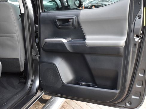 Used 2016 Toyota Tacoma SR5 image 40