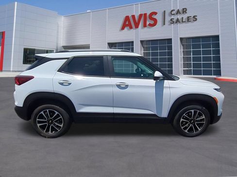 Used 2025 Chevrolet TrailBlazer LT AWD/4WD image 5