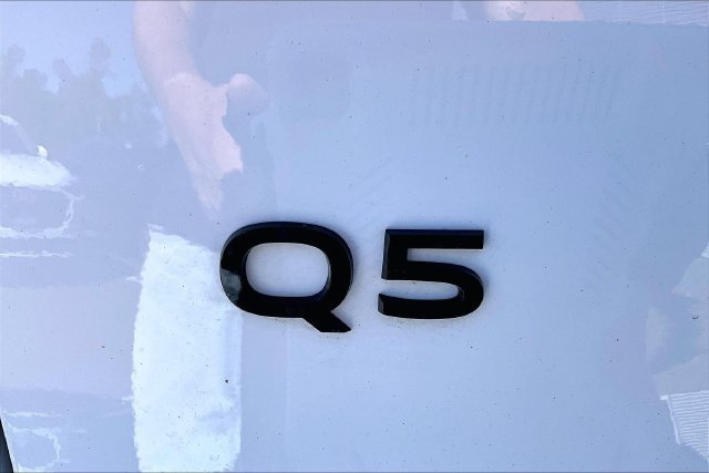Used 2025 Audi Q5 Premium w/ Convenience Package AWD/4WD image 24
