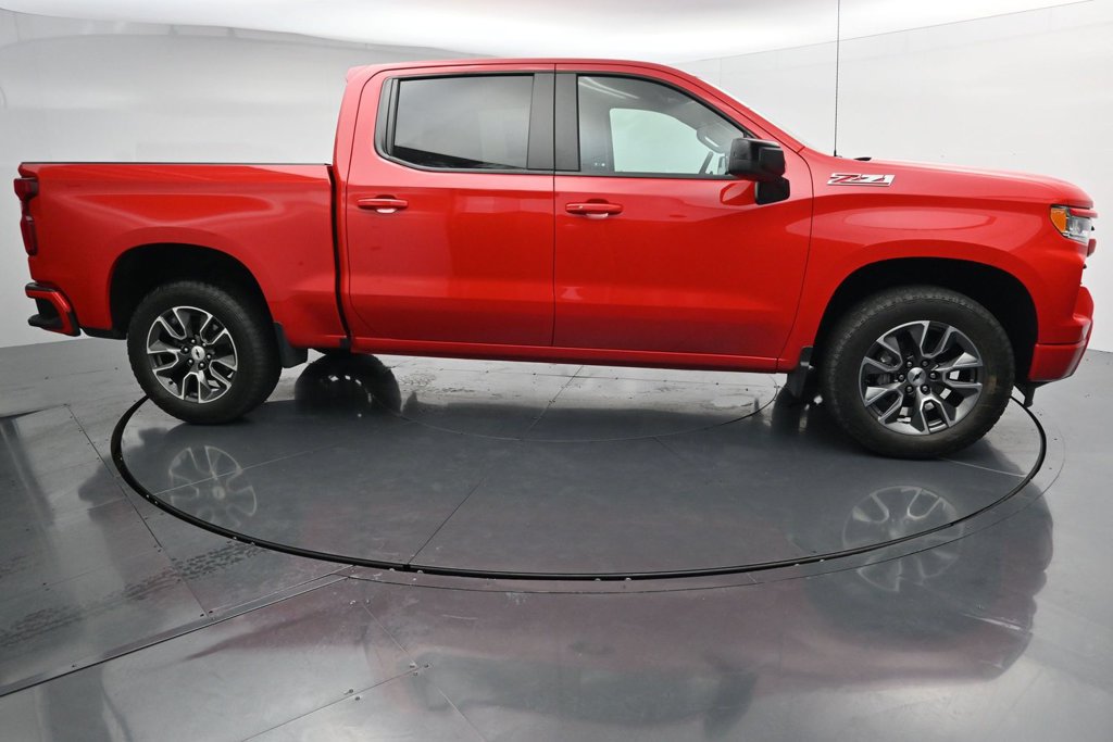 Used 2023 Chevrolet Silverado 1500 RST AWD/4WD image 9