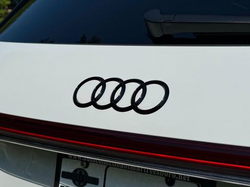 Used 2024 Audi Q4 e-tron Premium Plus AWD/4WD image 47