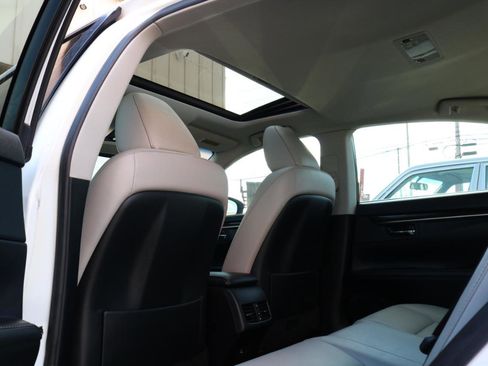 Used 2015 Lexus ES 350 w/ Premium Package image 39