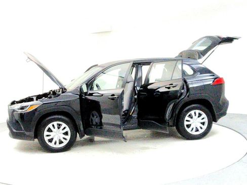 Certified 2024 Toyota Corolla Cross L image 10