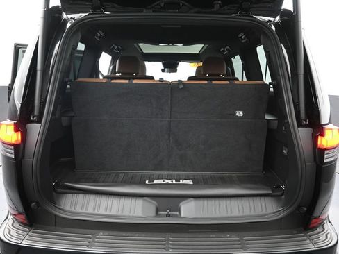 Used 2026 Lexus GX 550 w/ Accessory Package (2T) AWD/4WD image 36