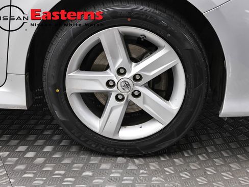 Used 2014 Toyota Camry SE FWD image 30