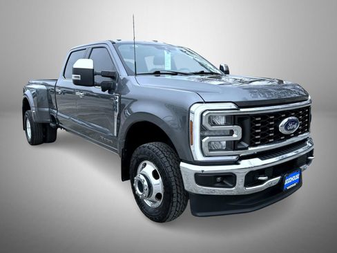 Used 2024 Ford F350 Lariat w/ Lariat Ultimate Package image 3