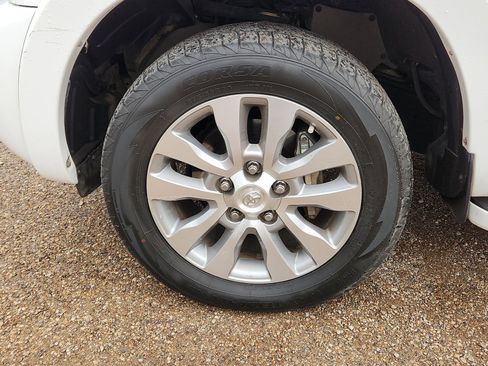 Used 2012 Toyota Sequoia Limited image 7