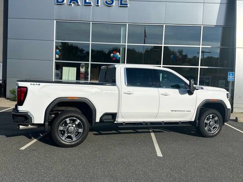 Used 2025 GMC Sierra 2500 SLE w/ SLE Value Package; AWD/4WD image 3