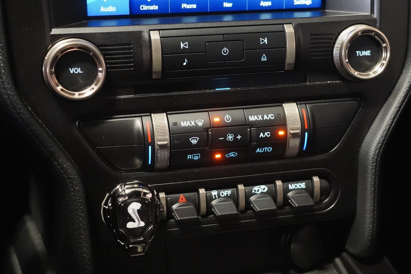 Used 2021 Ford Mustang Shelby GT500 w/ Technology Package RWD image 26