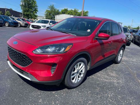 Used 2020 Ford Escape SE FWD image 2