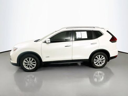 Used 2019 Nissan Rogue SV image 4