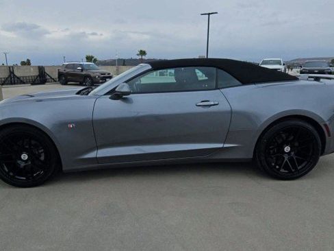 Used 2019 Chevrolet Camaro LT RWD image 5