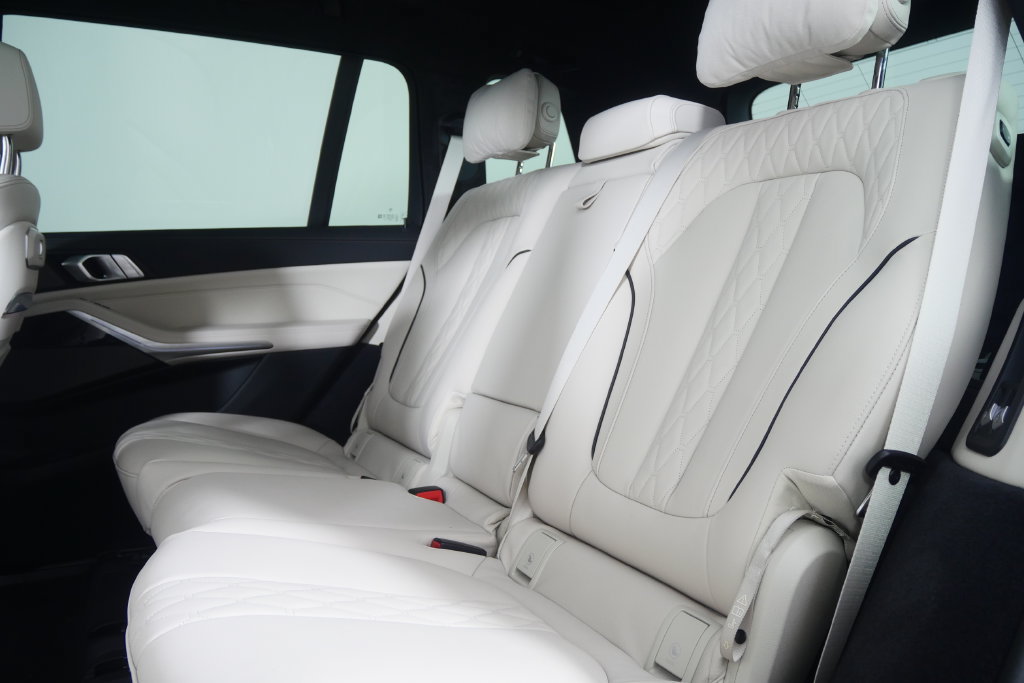 Certified 2026 BMW X7 M60i AWD/4WD image 16