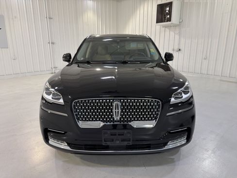 Used 2023 Lincoln Aviator Reserve w/ Equipment Group 201A image 8