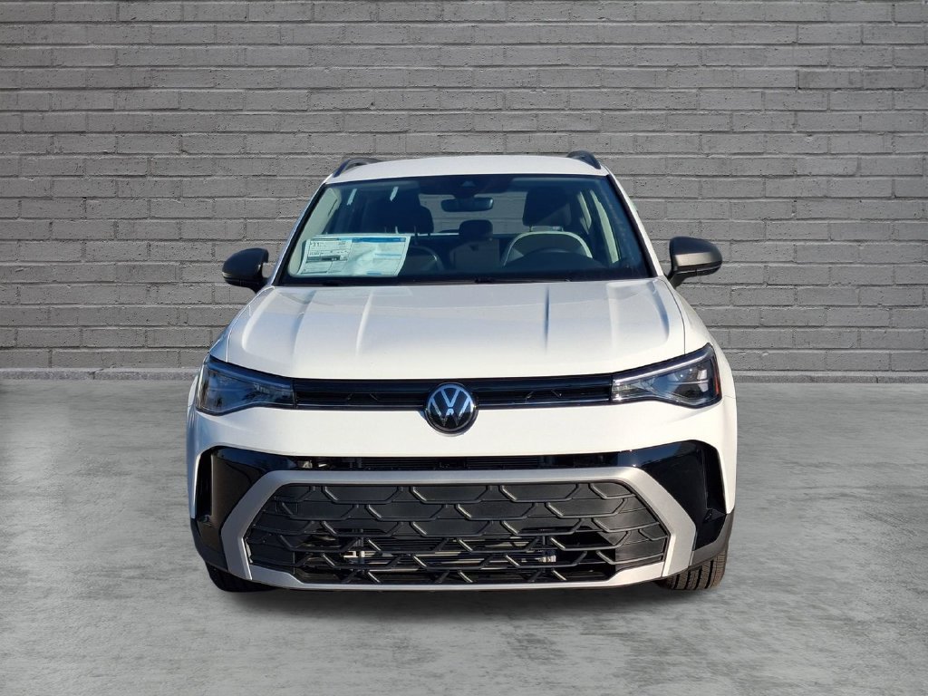 New 2026 Volkswagen Taos SE FWD image 2