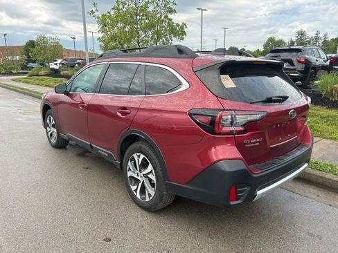 Used 2022 Subaru Outback Limited AWD/4WD image 4