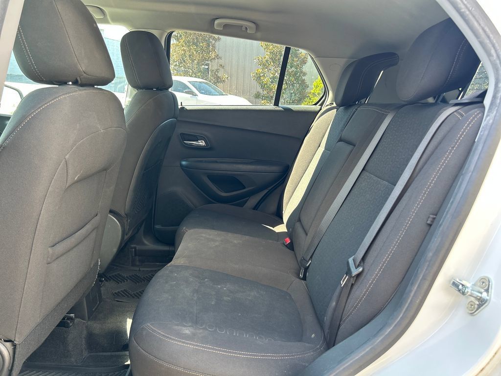 Used 2021 Chevrolet Trax LS w/ Tint and Cruise Package AWD/4WD image 13