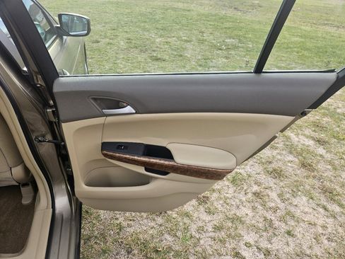 Used 2009 Honda Accord EX image 18