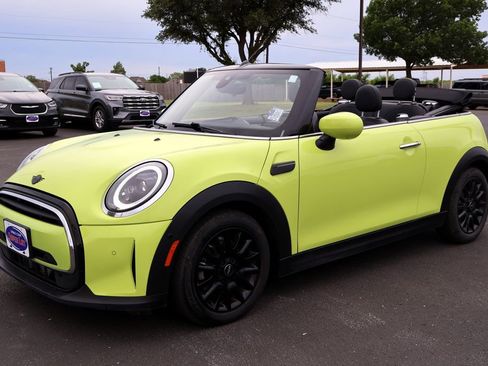 Used 2022 MINI Cooper Convertible w/ Premium Package FWD image 11