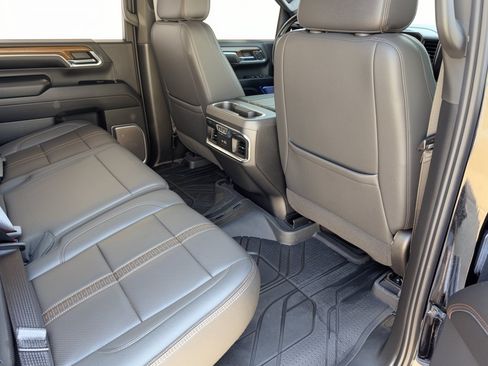 Certified 2024 Chevrolet Silverado 2500 High Country w/ High Country Premium Package AWD/4WD image 29