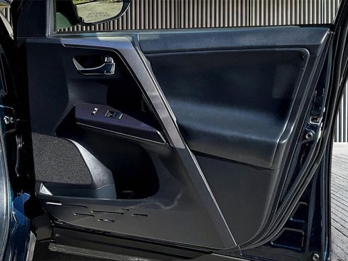 Used 2017 Toyota RAV4 XLE image 24