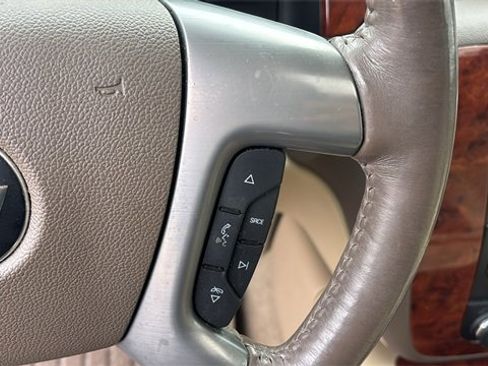 Used 2014 Chevrolet Tahoe LTZ image 18