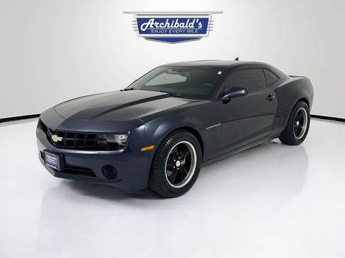 Used 2013 Chevrolet Camaro LS RWD image 3