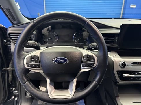 Used 2022 Ford Explorer XLT w/ Class IV Trailer Tow Package image 14