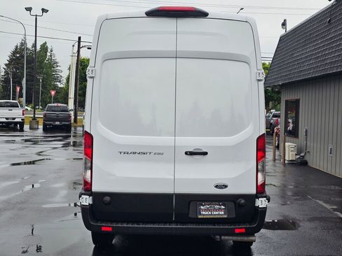 Used 2025 Ford Transit 250 148 High Roof RWD image 4