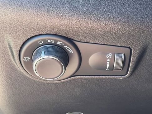 Used 2025 Jeep Compass Sport AWD/4WD image 18