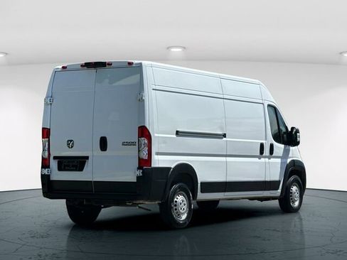 Used 2025 RAM ProMaster 2500 w/ Convenience Group FWD image 7