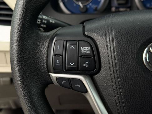 Used 2018 Toyota Sienna LE FWD image 18