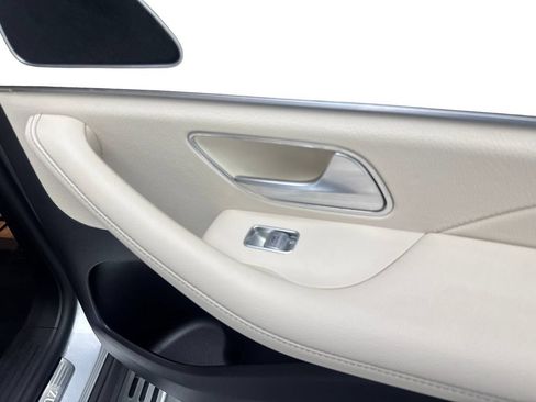 Used 2021 Mercedes-Benz GLE 450 4MATIC image 42