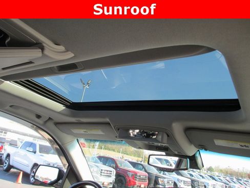 Used 2018 GMC Yukon SLT w/ Premium Edition image 15