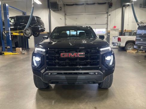 New 2026 GMC Canyon Elevation w/ Convenience Package image 2