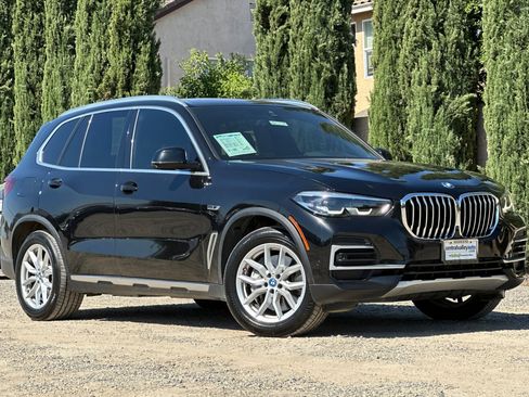 Used 2023 BMW X5 xDrive45e w/ Parking Assistance Package AWD/4WD image 2