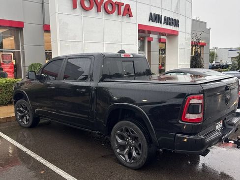 Used 2020 RAM 1500 Limited w/ Black Appearance Package AWD/4WD image 4