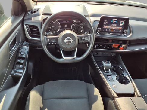 Used 2024 Nissan Rogue S FWD image 4