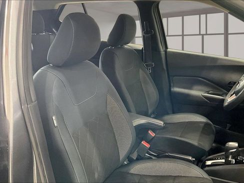 Used 2020 Nissan Kicks S image 6