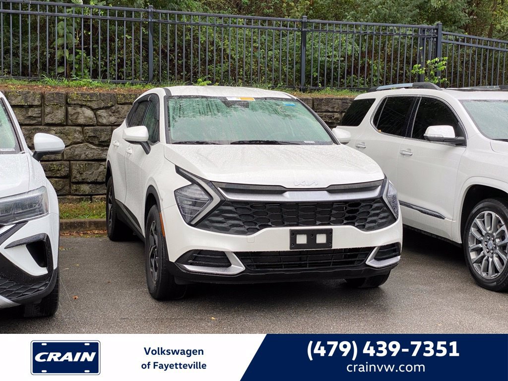 Used 2025 Kia Sportage LX AWD/4WD image 1