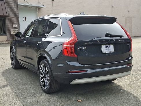 Used 2022 Volvo XC90 T5 Momentum w/ Advanced Package image 8