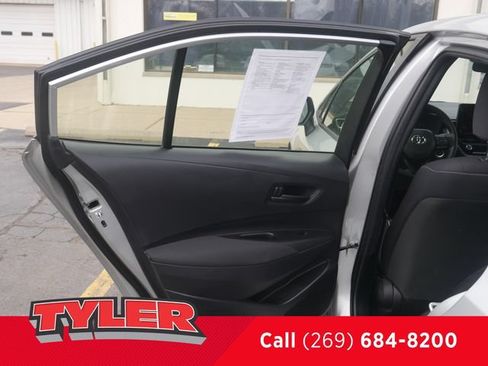 Used 2023 Toyota Corolla LE w/ LE Convenience Package FWD image 18
