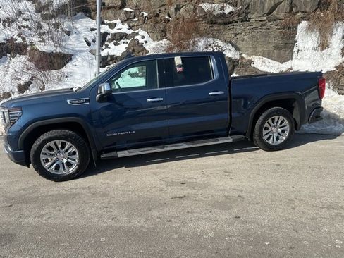 Used 2022 GMC Sierra 1500 Denali image 2