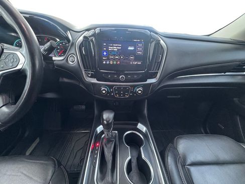 Used 2021 Chevrolet Traverse RS w/ LPO, Floor Liner Package image 12