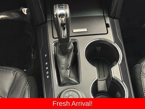 Used 2016 Ford Explorer XLT w/ Equipment Group 202A AWD/4WD image 25