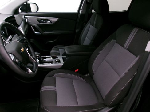 Used 2025 Chevrolet Blazer LT image 7