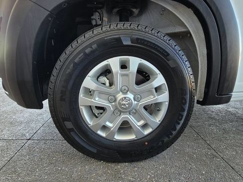 Used 2025 RAM ProMaster 2500 w/ Quick Order Package 22G SLT FWD image 24
