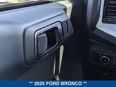 New 2025 Ford Bronco Heritage Edition AWD/4WD image 28