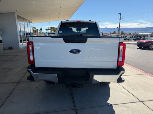 Used 2024 Ford F250 XLT image 4